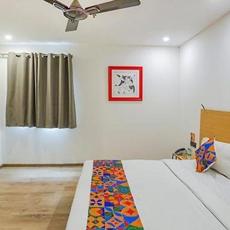 Fabhotel F9 Sector 58 Нойда Екстер'єр фото