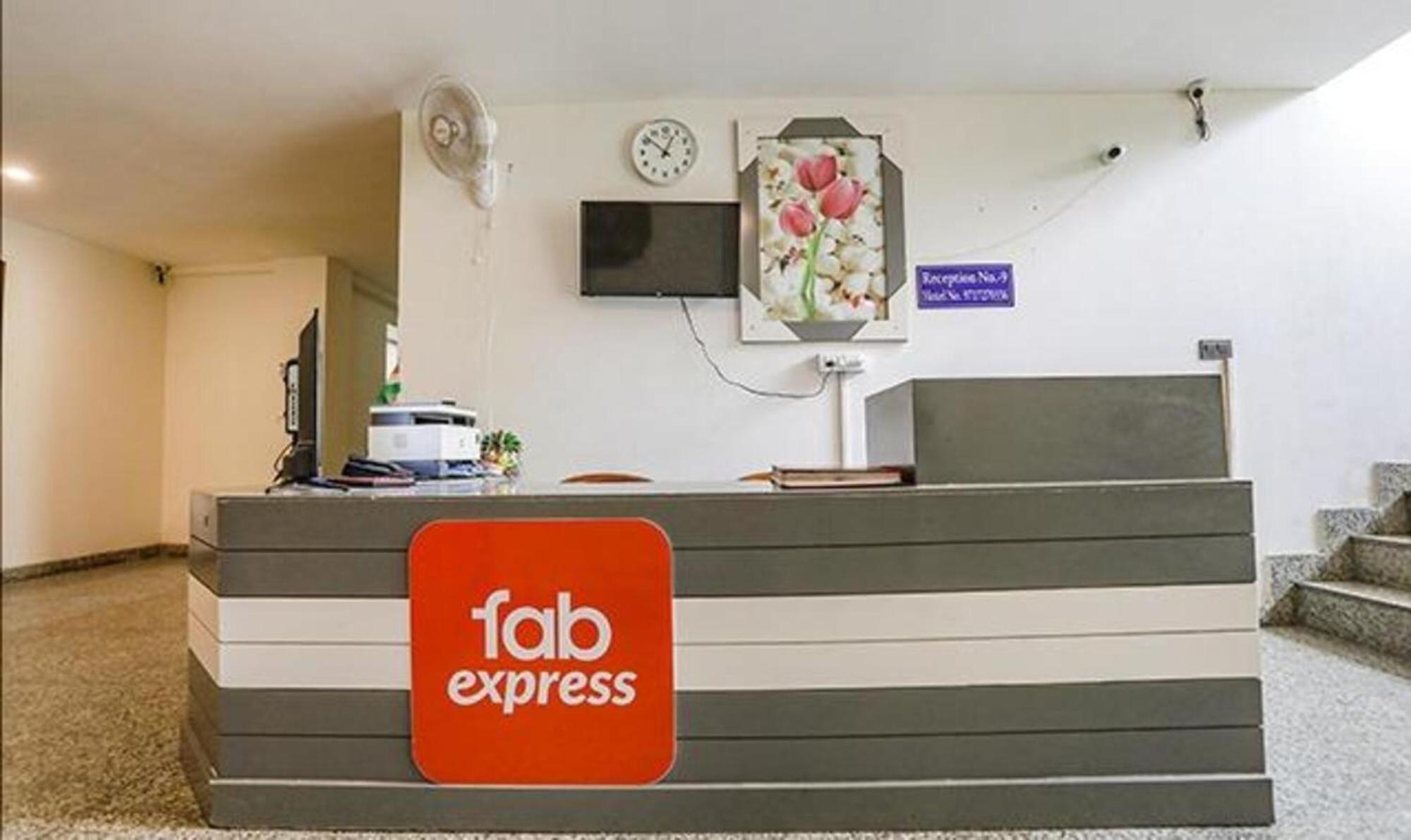 Fabhotel F9 Sector 58 Нойда Екстер'єр фото