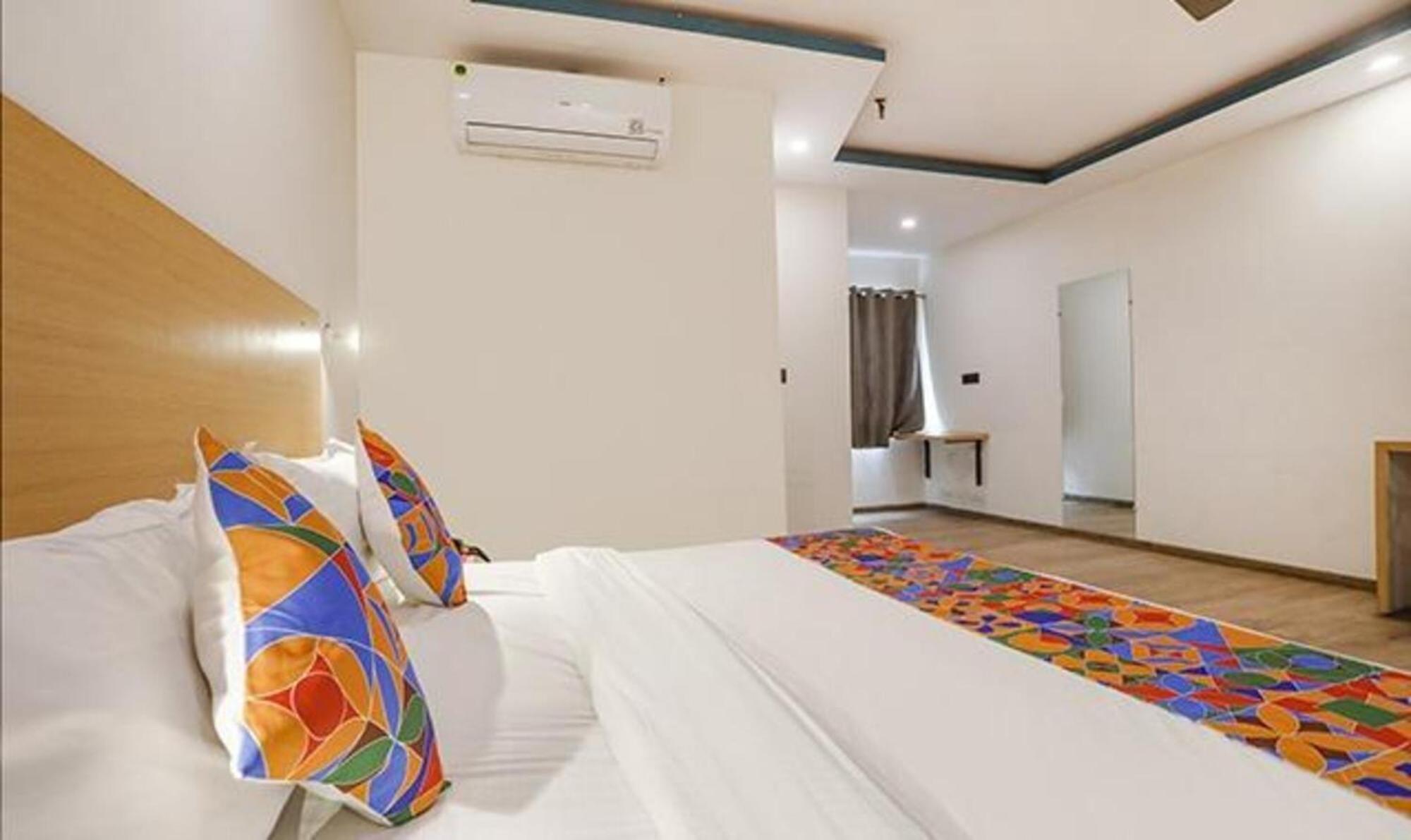 Fabhotel F9 Sector 58 Нойда Екстер'єр фото
